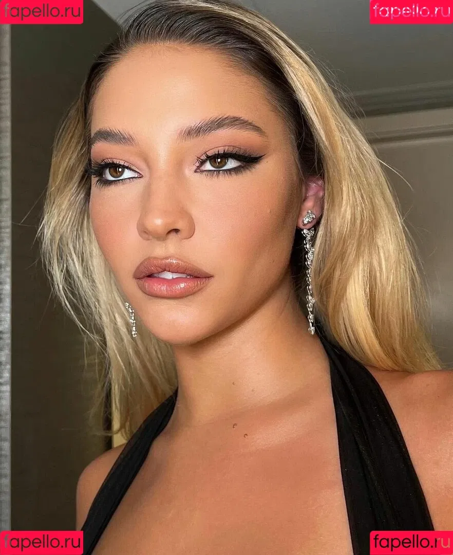 Madelyn Cline / madelyncline Onlyfans Photo Gallery 