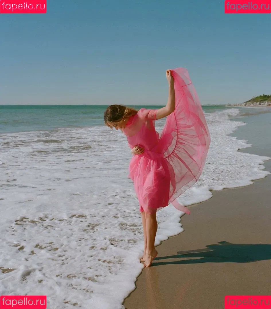 Madelyn Cline / madelyncline Onlyfans Photo Gallery 