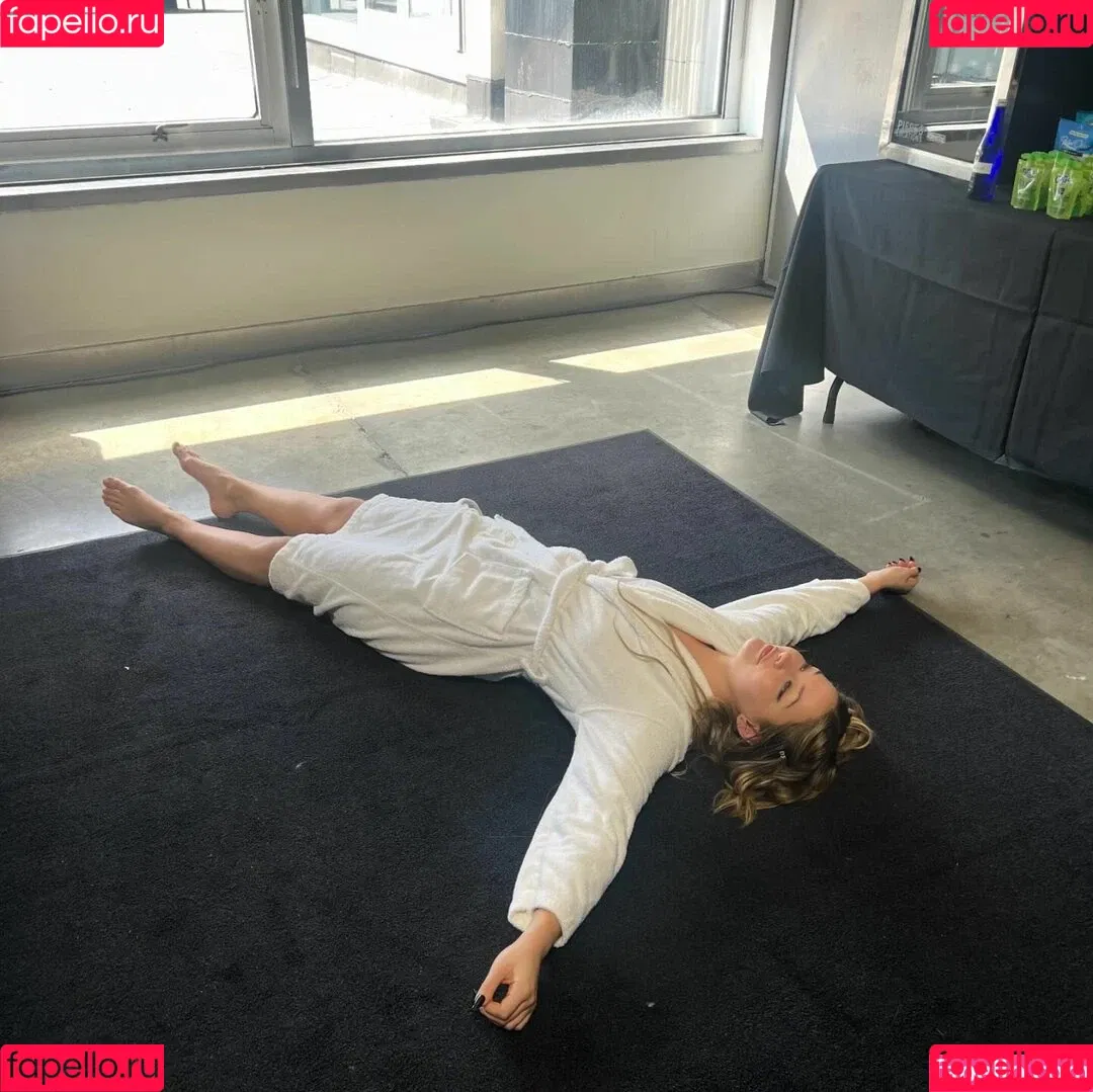 Madelyn Cline / madelyncline Onlyfans Photo Gallery 