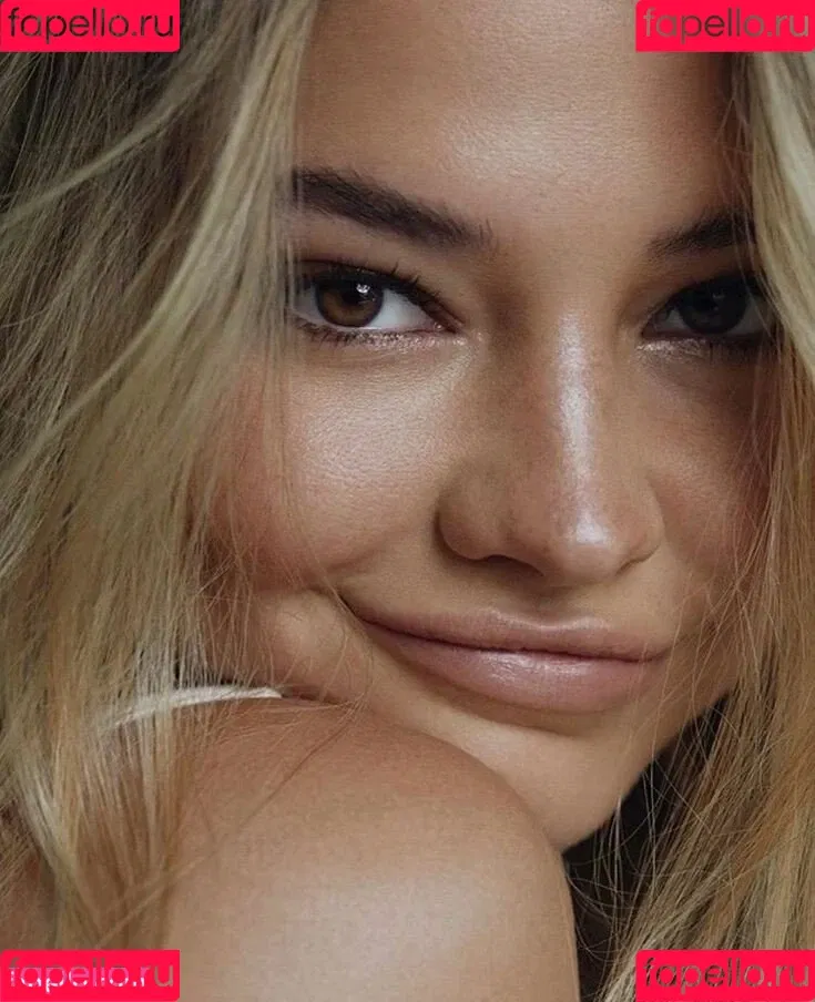 Madelyn Cline / madelyncline Onlyfans Photo Gallery 