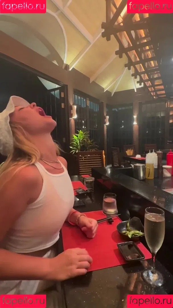 Madelyn Cline / madelyncline Onlyfans Photo Gallery 