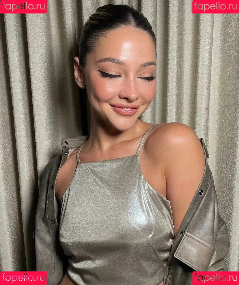 Madelyn Cline / madelyncline Onlyfans Photo Gallery 