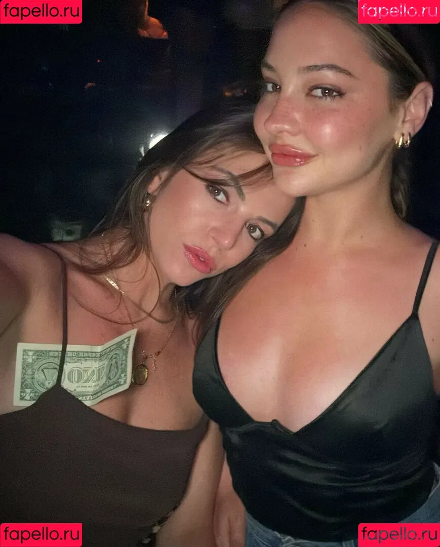 Madelyn Cline / madelyncline Onlyfans Photo Gallery 