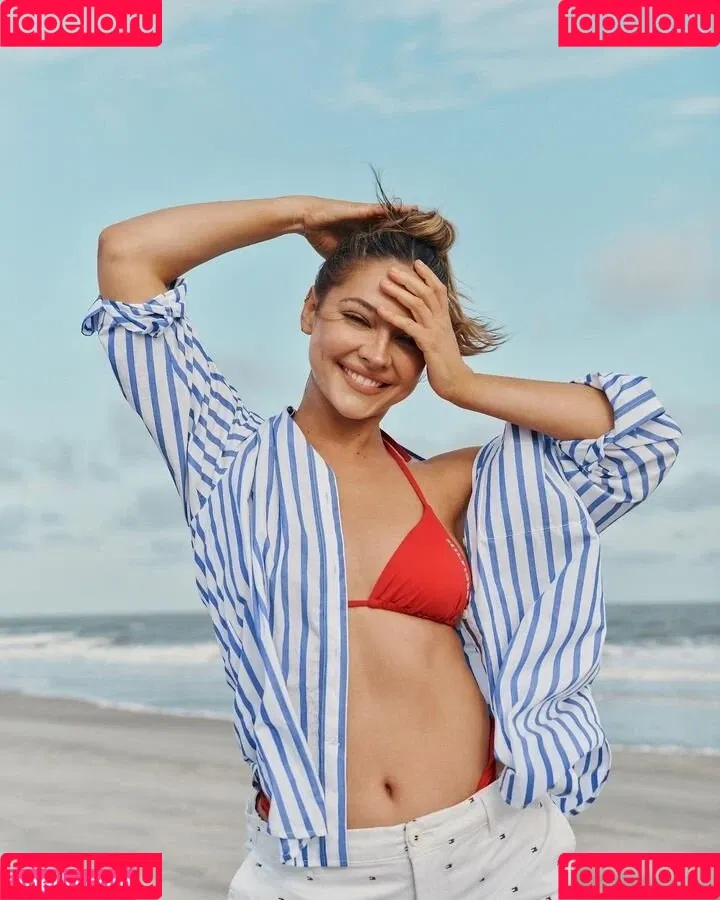 Madelyn Cline / madelyncline Onlyfans Photo Gallery 