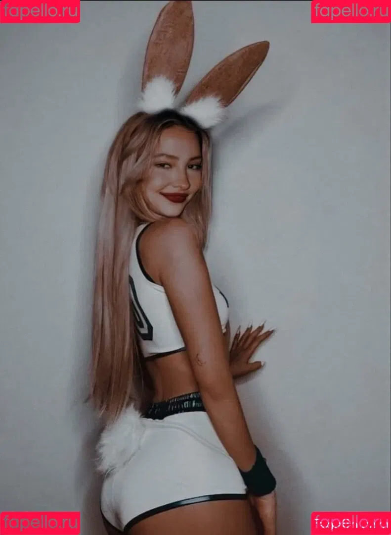 Madelyn Cline / madelyncline Onlyfans Photo Gallery 