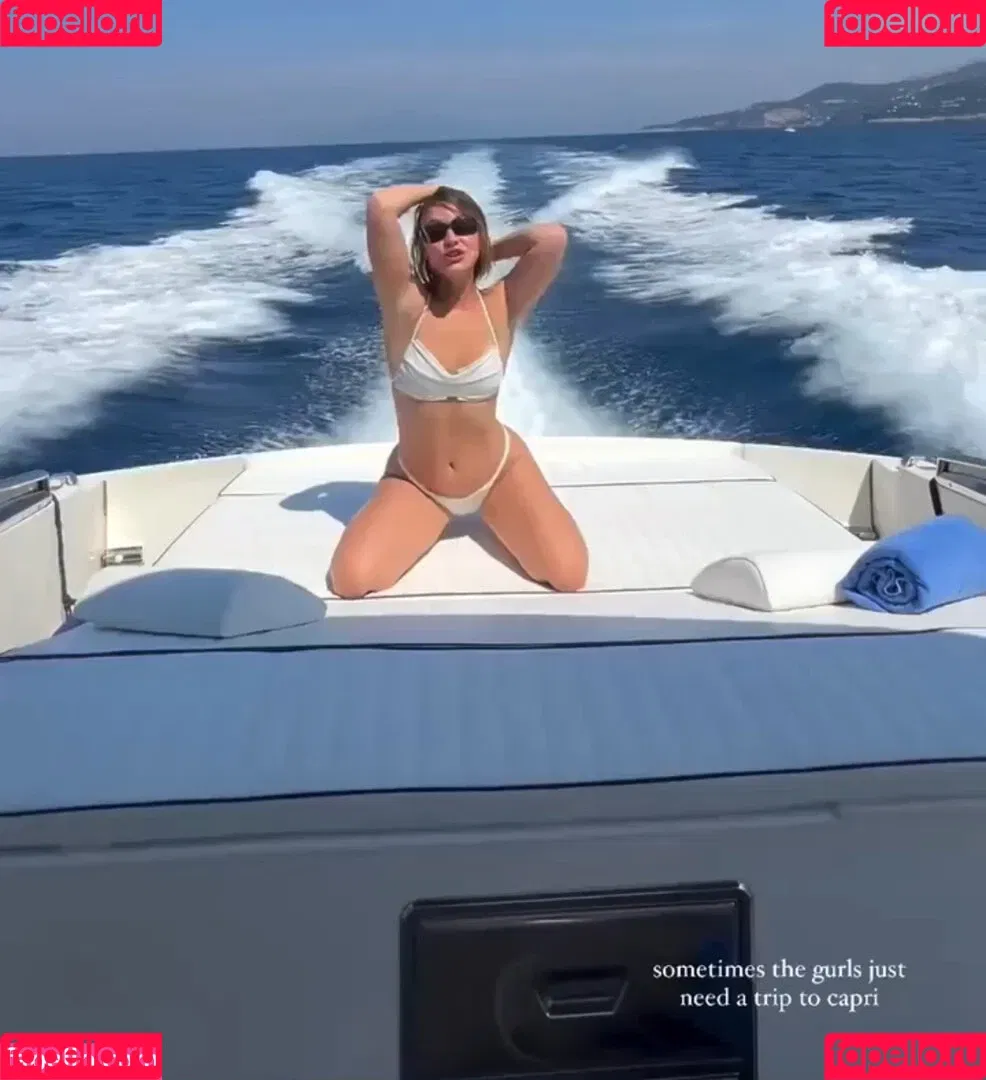 Madelyn Cline / madelyncline Onlyfans Photo Gallery 