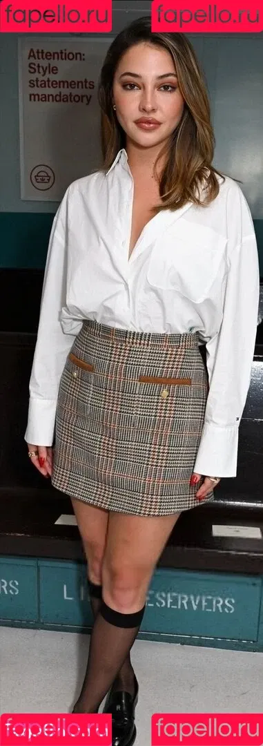 Madelyn Cline / madelyncline Onlyfans Photo Gallery 