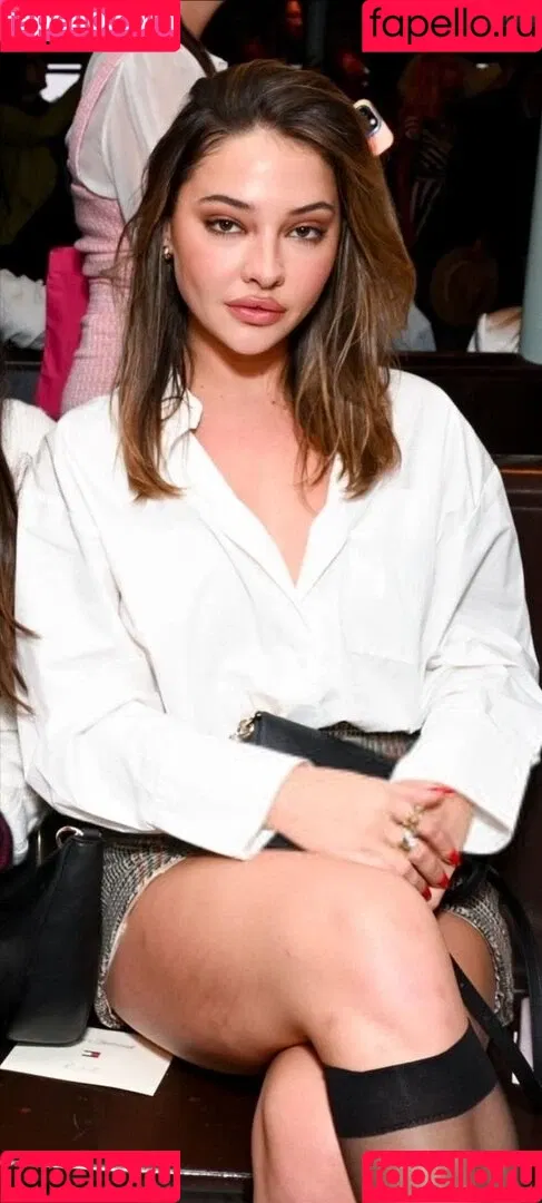 Madelyn Cline / madelyncline Onlyfans Photo Gallery 