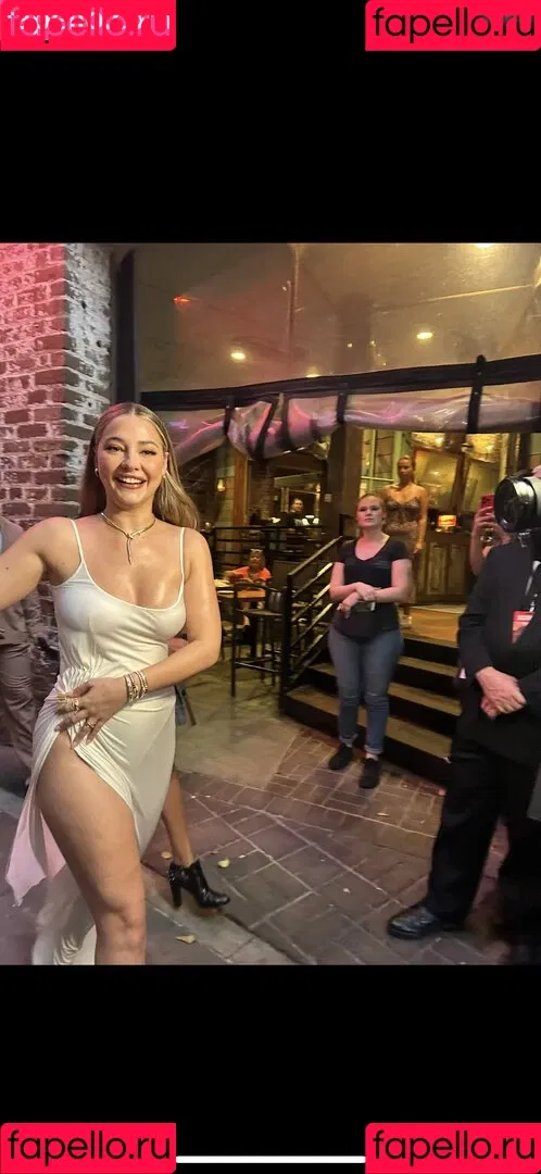 Madelyn Cline / madelyncline Onlyfans Photo Gallery 