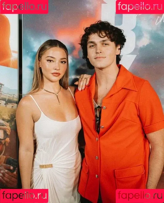 Madelyn Cline / madelyncline Onlyfans Photo Gallery 