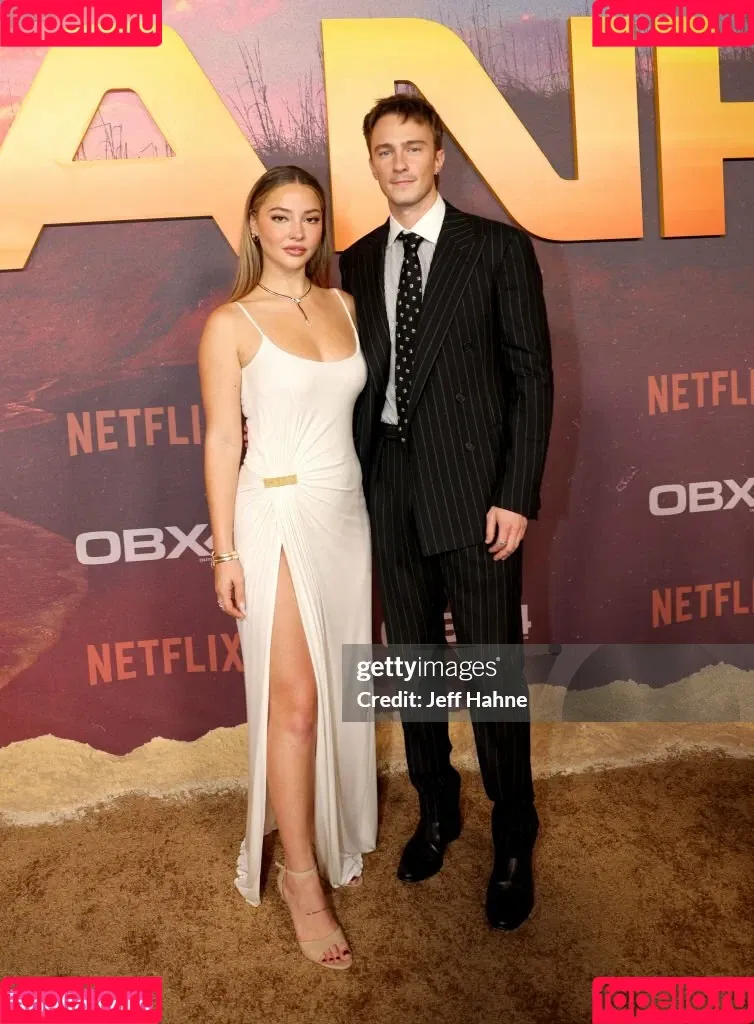 Madelyn Cline / madelyncline Onlyfans Photo Gallery 