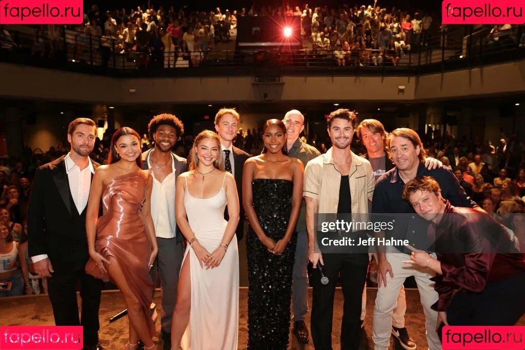 Madelyn Cline / madelyncline Onlyfans Photo Gallery 