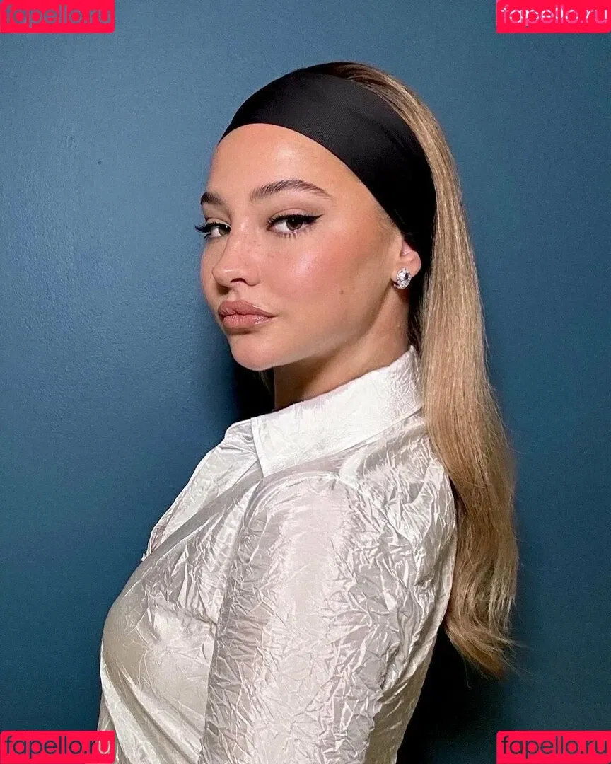 Madelyn Cline / madelyncline Onlyfans Photo Gallery 