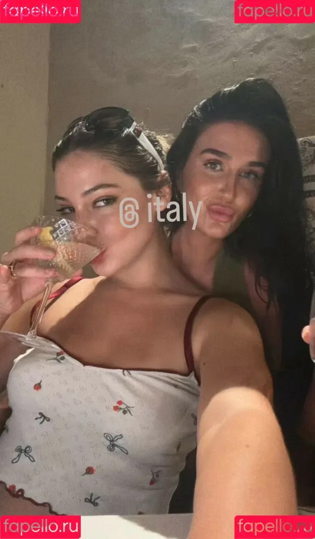 Madelyn Cline / madelyncline Onlyfans Photo Gallery 