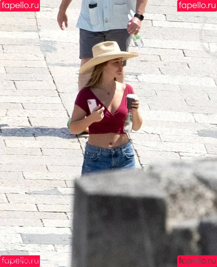 Madelyn Cline / madelyncline Onlyfans Photo Gallery 