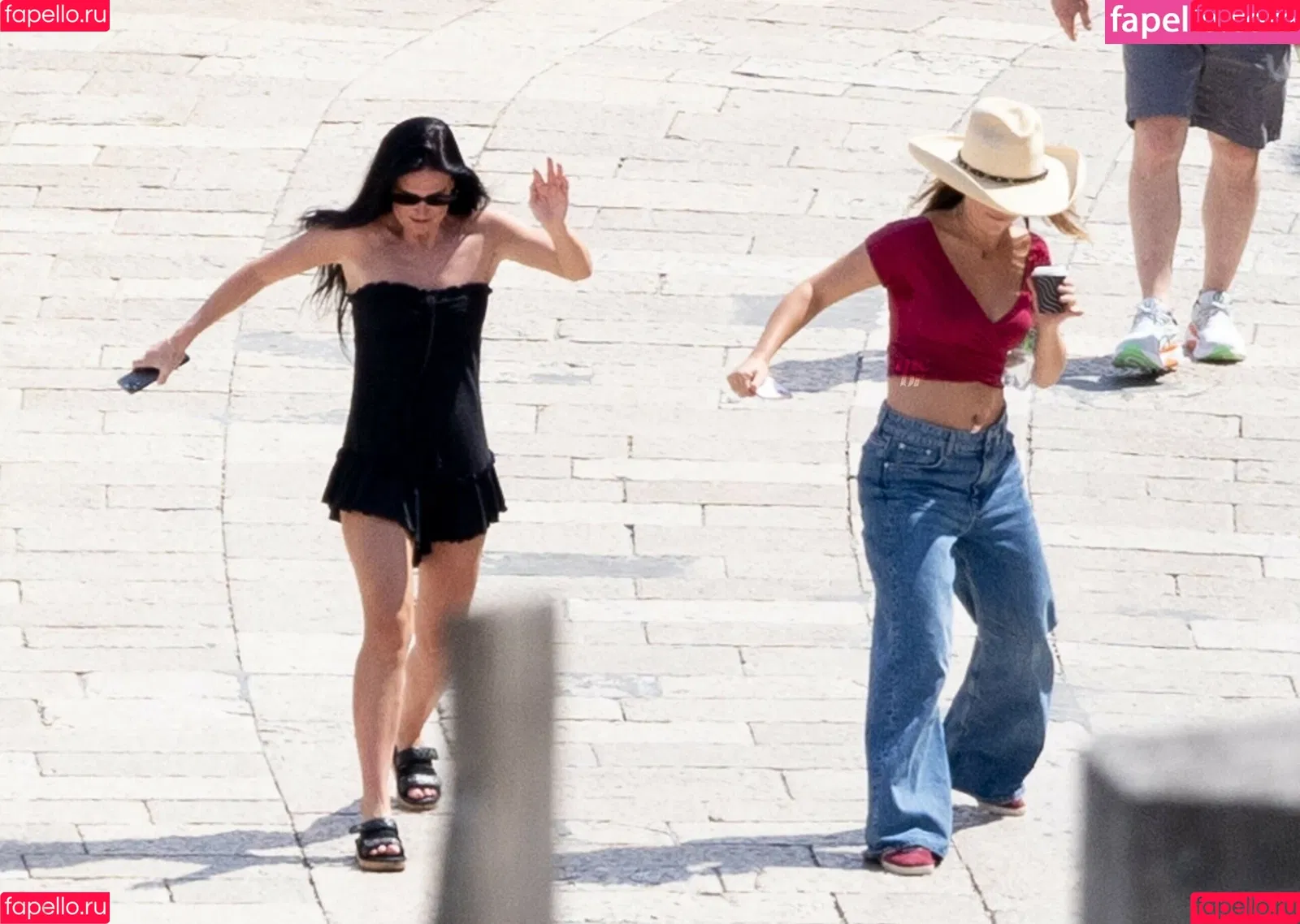 Madelyn Cline / madelyncline Onlyfans Photo Gallery 