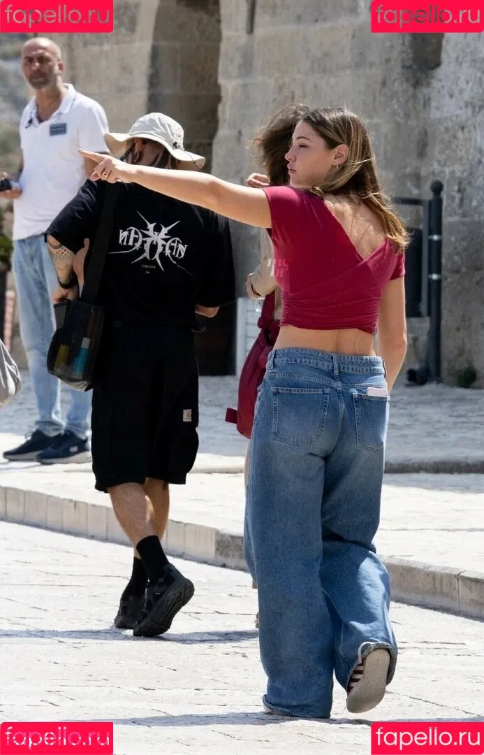 Madelyn Cline / madelyncline Onlyfans Photo Gallery 