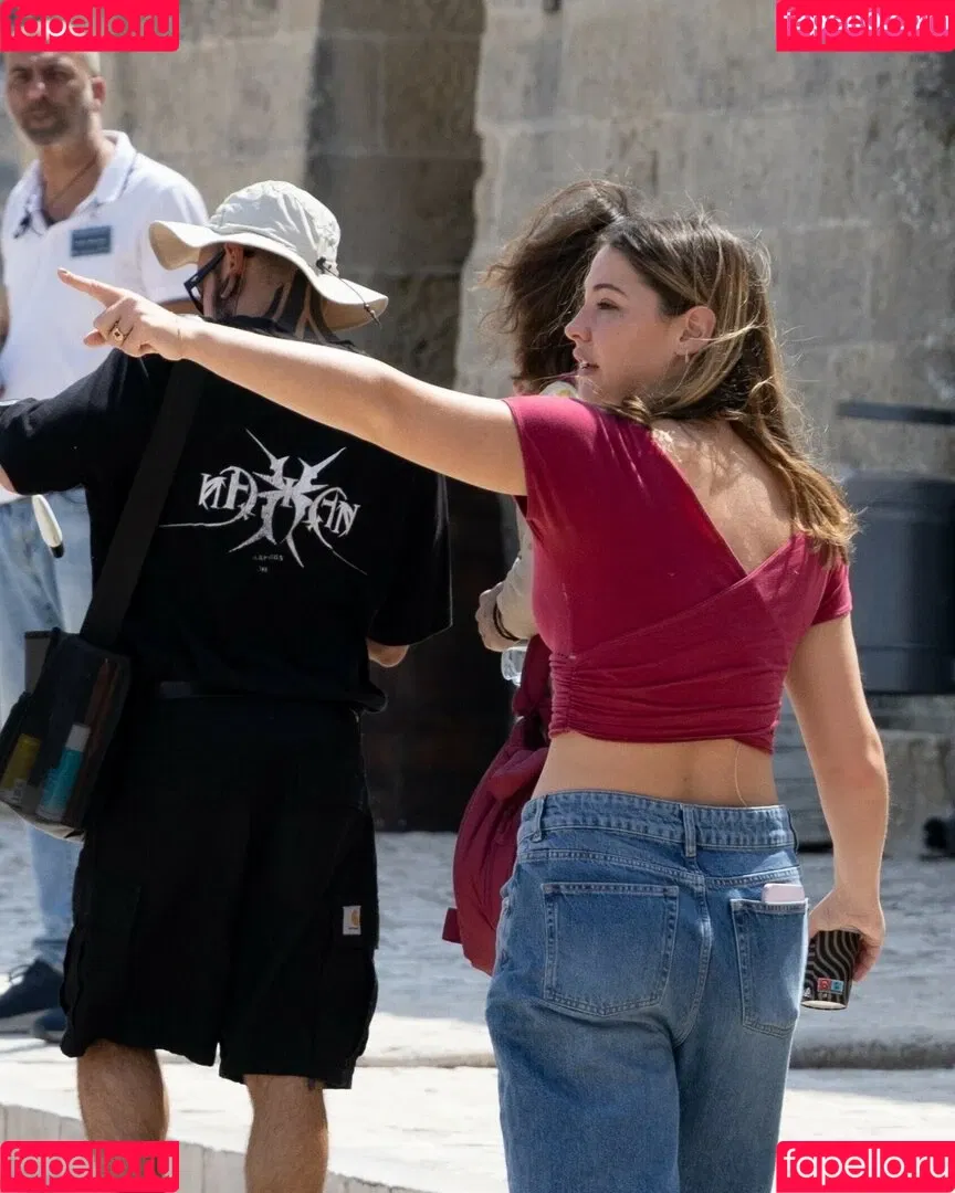 Madelyn Cline / madelyncline Onlyfans Photo Gallery 