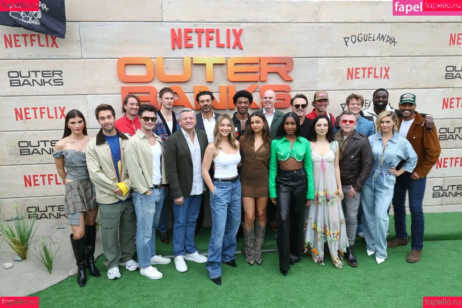 Madelyn Cline / madelyncline Onlyfans Photo Gallery 