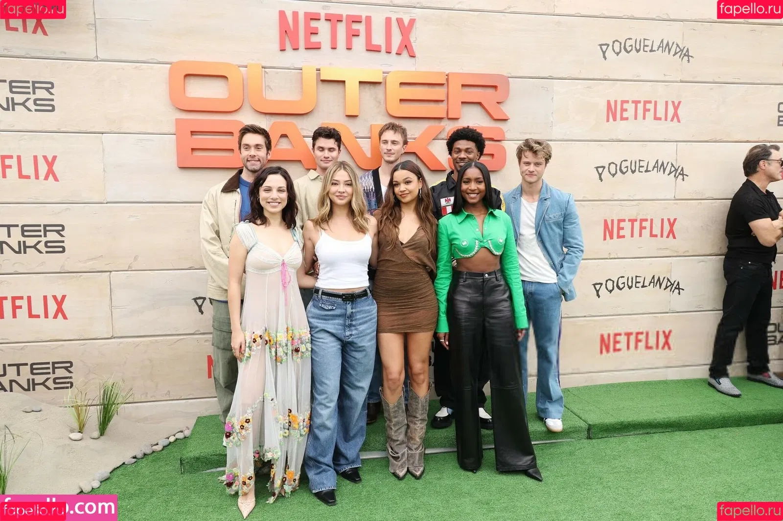 Madelyn Cline / madelyncline Onlyfans Photo Gallery 