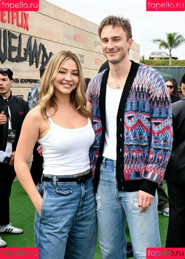 Madelyn Cline / madelyncline Onlyfans Photo Gallery 