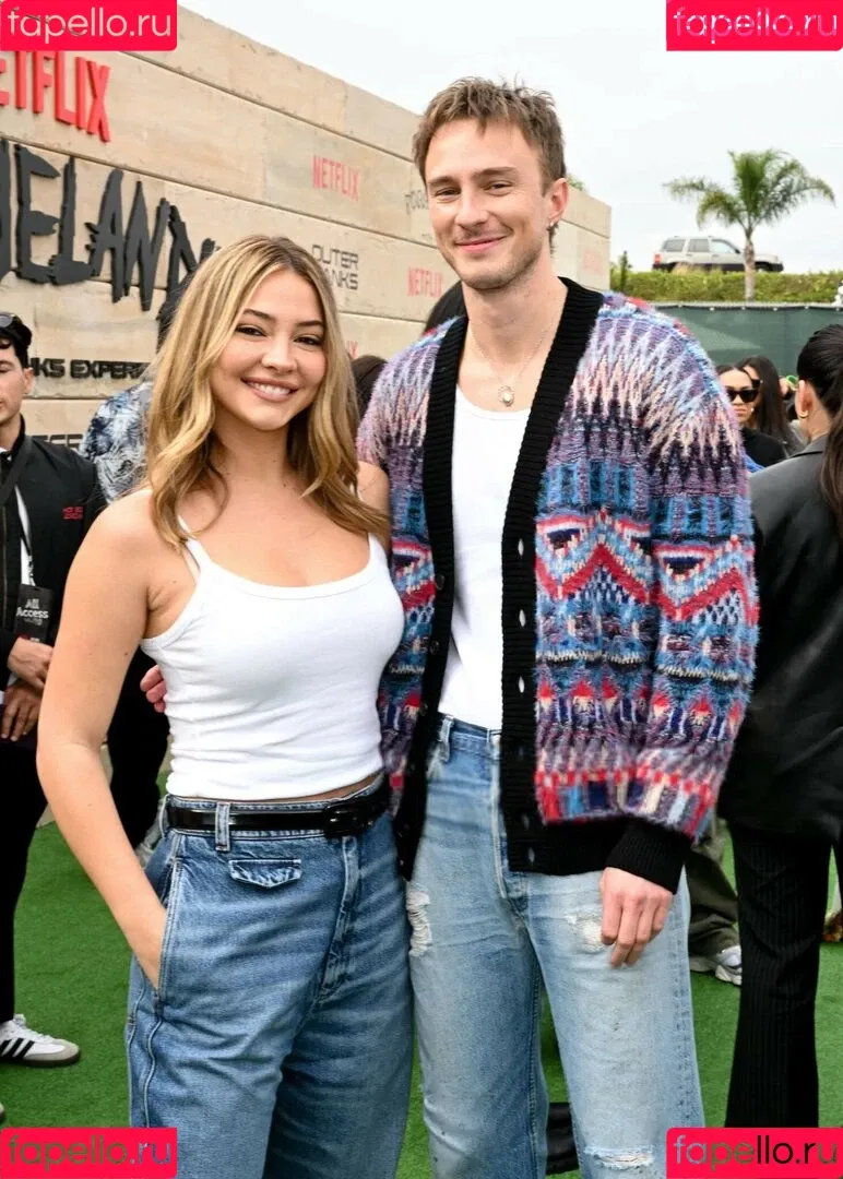 Madelyn Cline / madelyncline Onlyfans Photo Gallery 