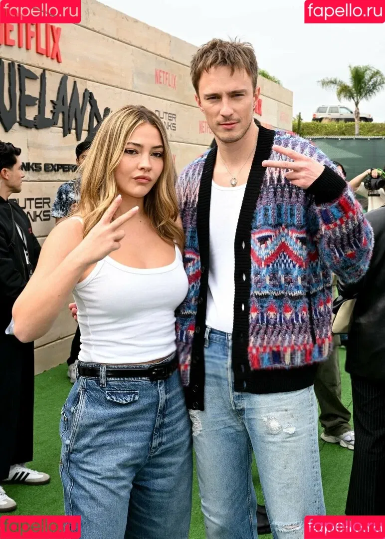 Madelyn Cline / madelyncline Onlyfans Photo Gallery 