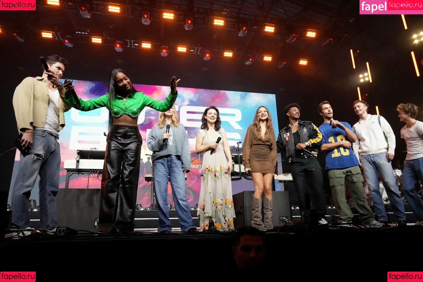 Madelyn Cline / madelyncline Onlyfans Photo Gallery 