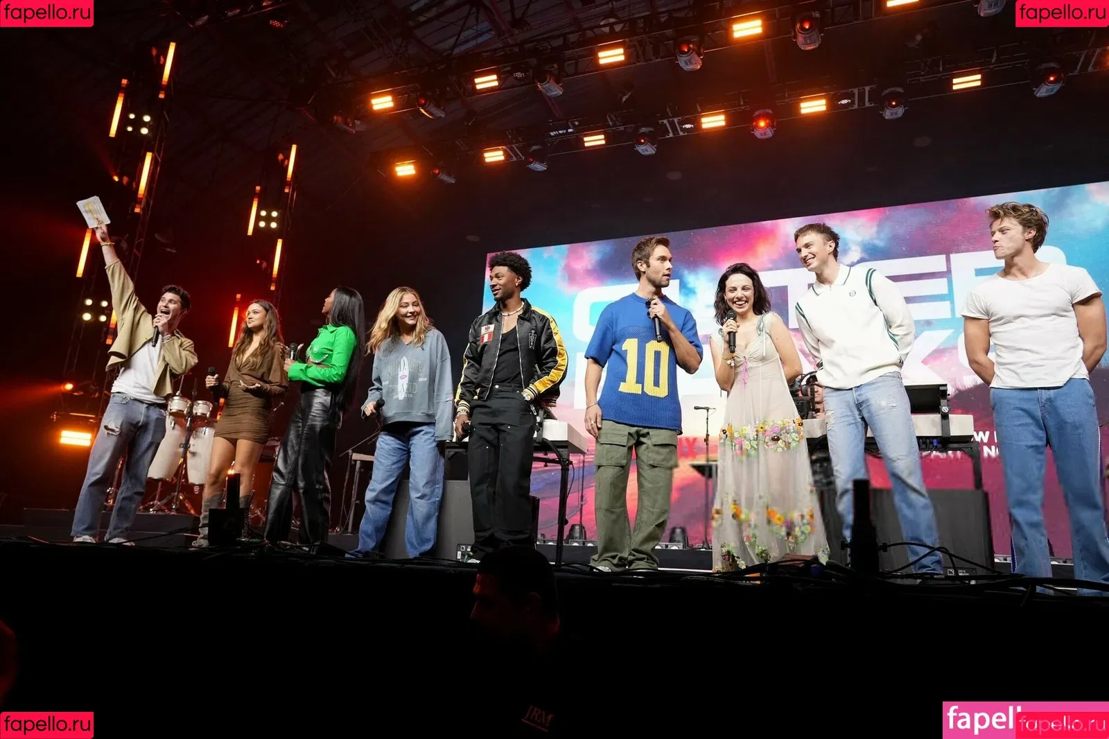 Madelyn Cline / madelyncline Onlyfans Photo Gallery 