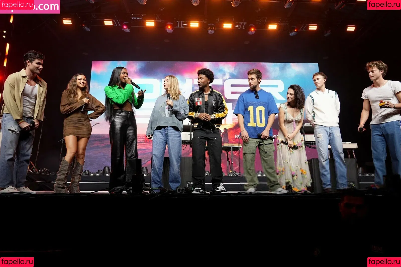 Madelyn Cline / madelyncline Onlyfans Photo Gallery 