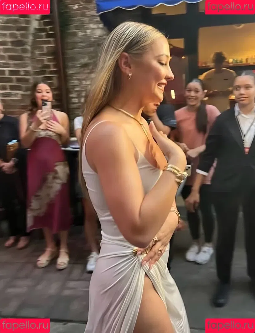 Madelyn Cline / madelyncline Onlyfans Photo Gallery 