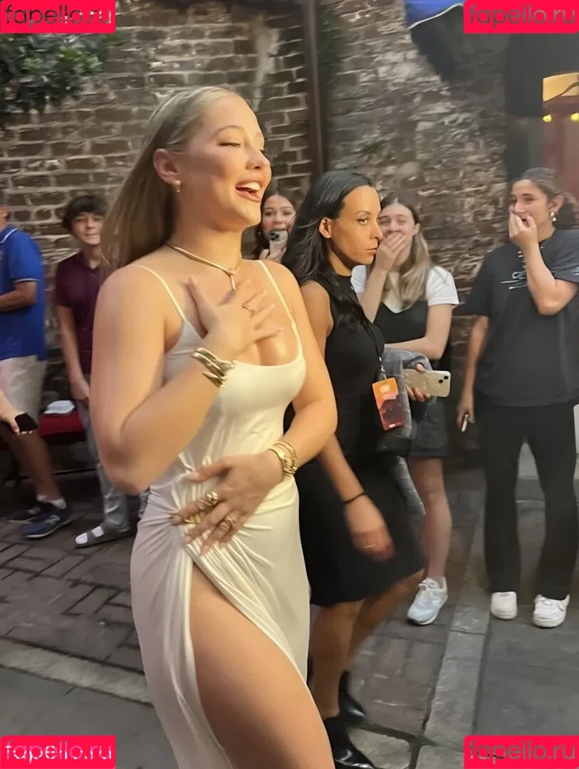 Madelyn Cline / madelyncline Onlyfans Photo Gallery 