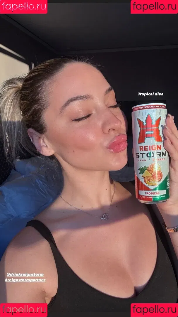 Madelyn Cline / madelyncline Onlyfans Photo Gallery 