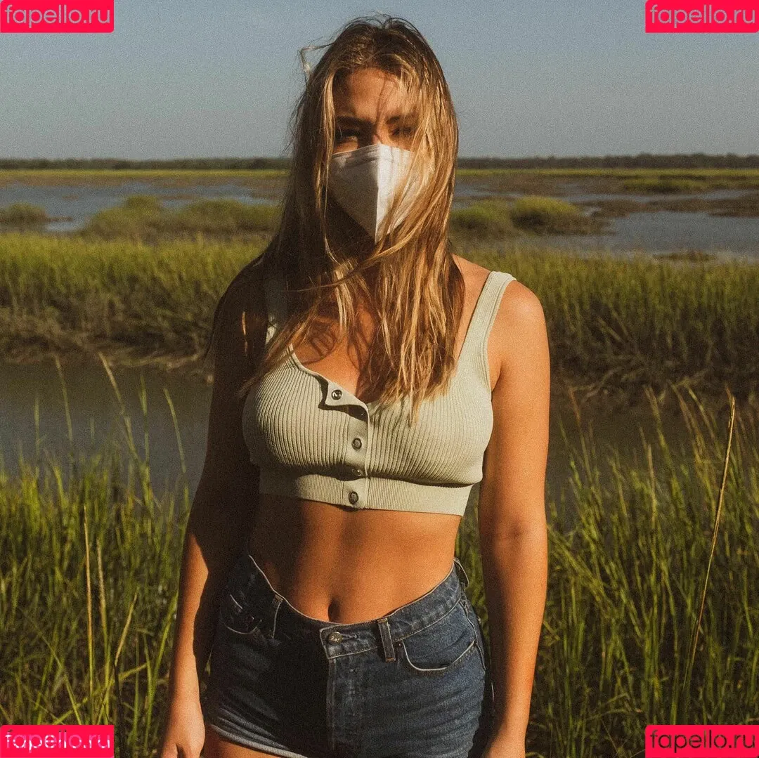 Madelyn Cline / madelyncline Onlyfans Photo Gallery 