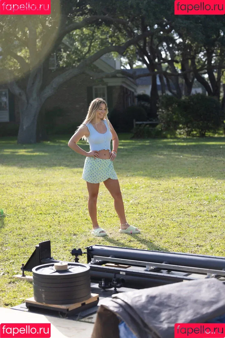 Madelyn Cline / madelyncline Onlyfans Photo Gallery 