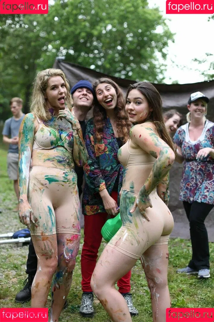 Madelyn Cline / madelyncline Onlyfans Photo Gallery 