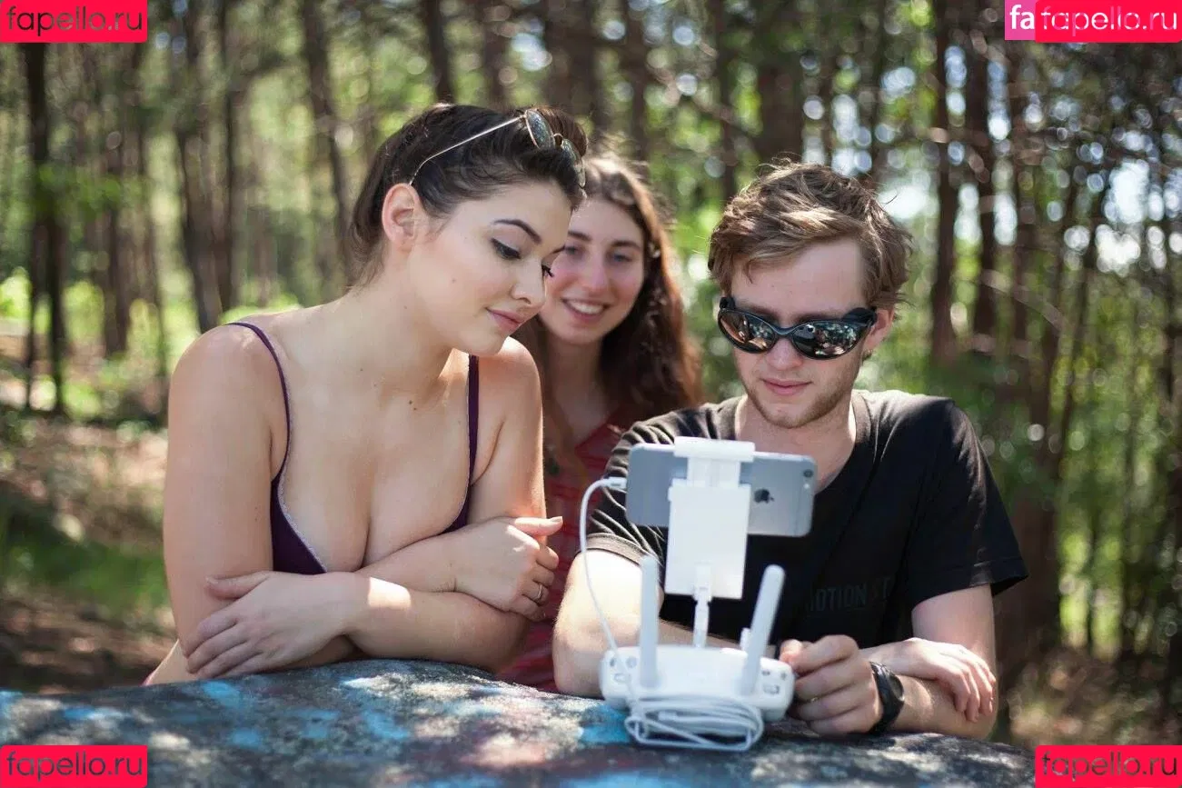 Madelyn Cline / madelyncline Onlyfans Photo Gallery 