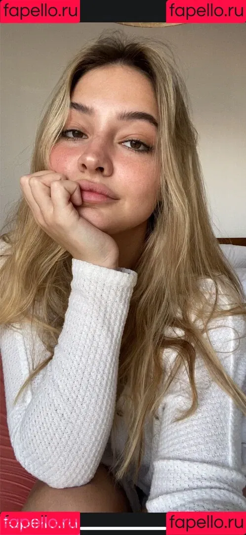 Madelyn Cline / madelyncline Onlyfans Photo Gallery 