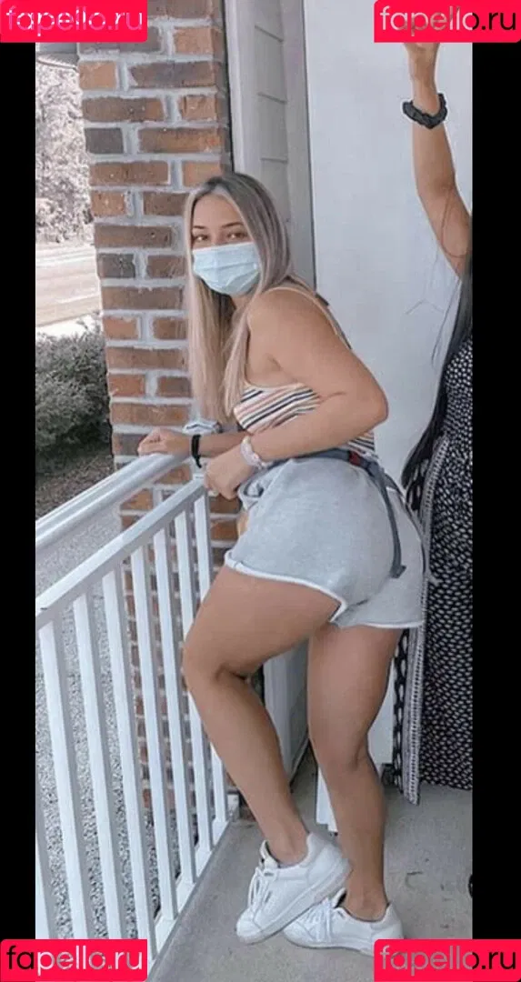 Madelyn Cline / madelyncline Onlyfans Photo Gallery 