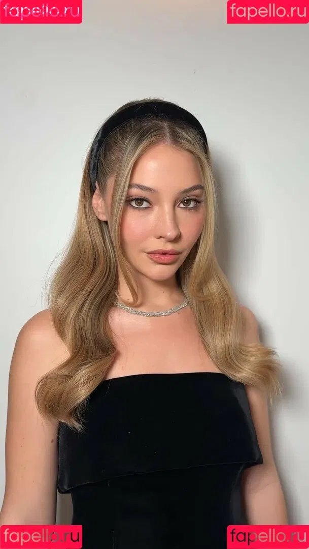 Madelyn Cline / madelyncline Onlyfans Photo Gallery 