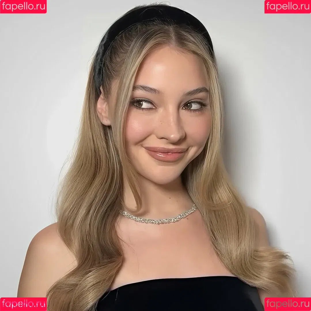 Madelyn Cline / madelyncline Onlyfans Photo Gallery 