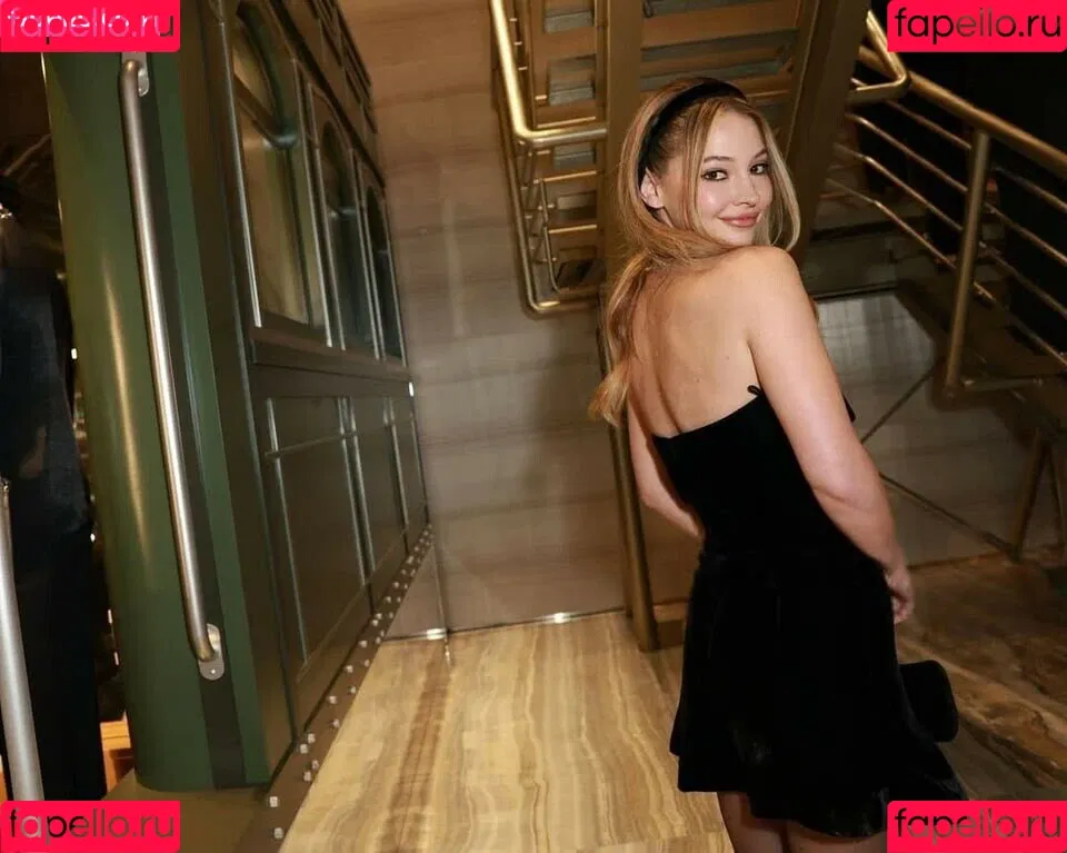 Madelyn Cline / madelyncline Onlyfans Photo Gallery 