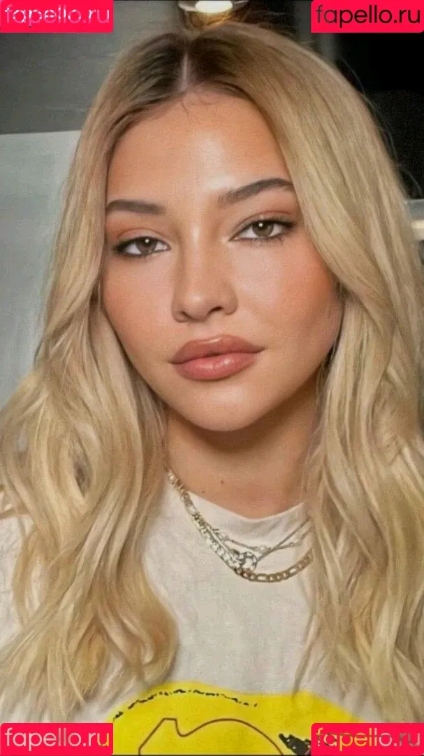 Madelyn Cline / madelyncline Onlyfans Photo Gallery 