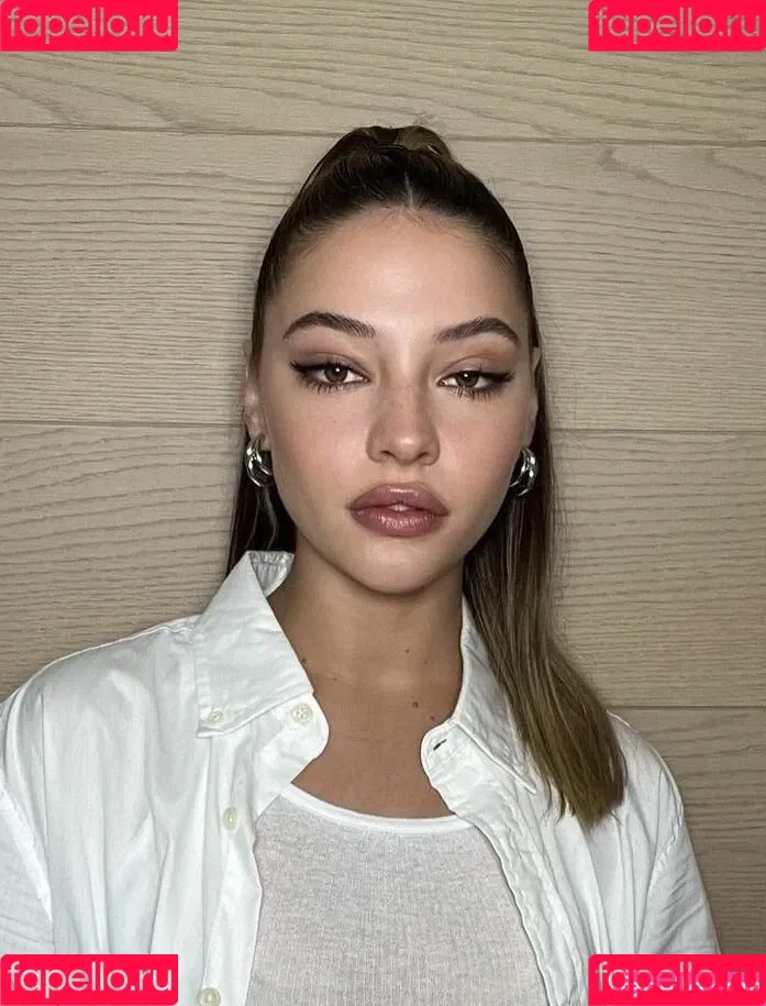 Madelyn Cline / madelyncline Onlyfans Photo Gallery 