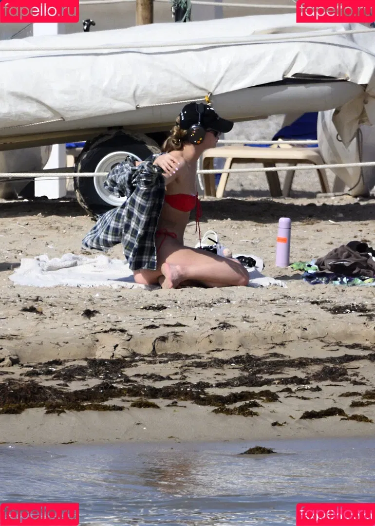 Madelyn Cline / madelyncline Onlyfans Photo Gallery 