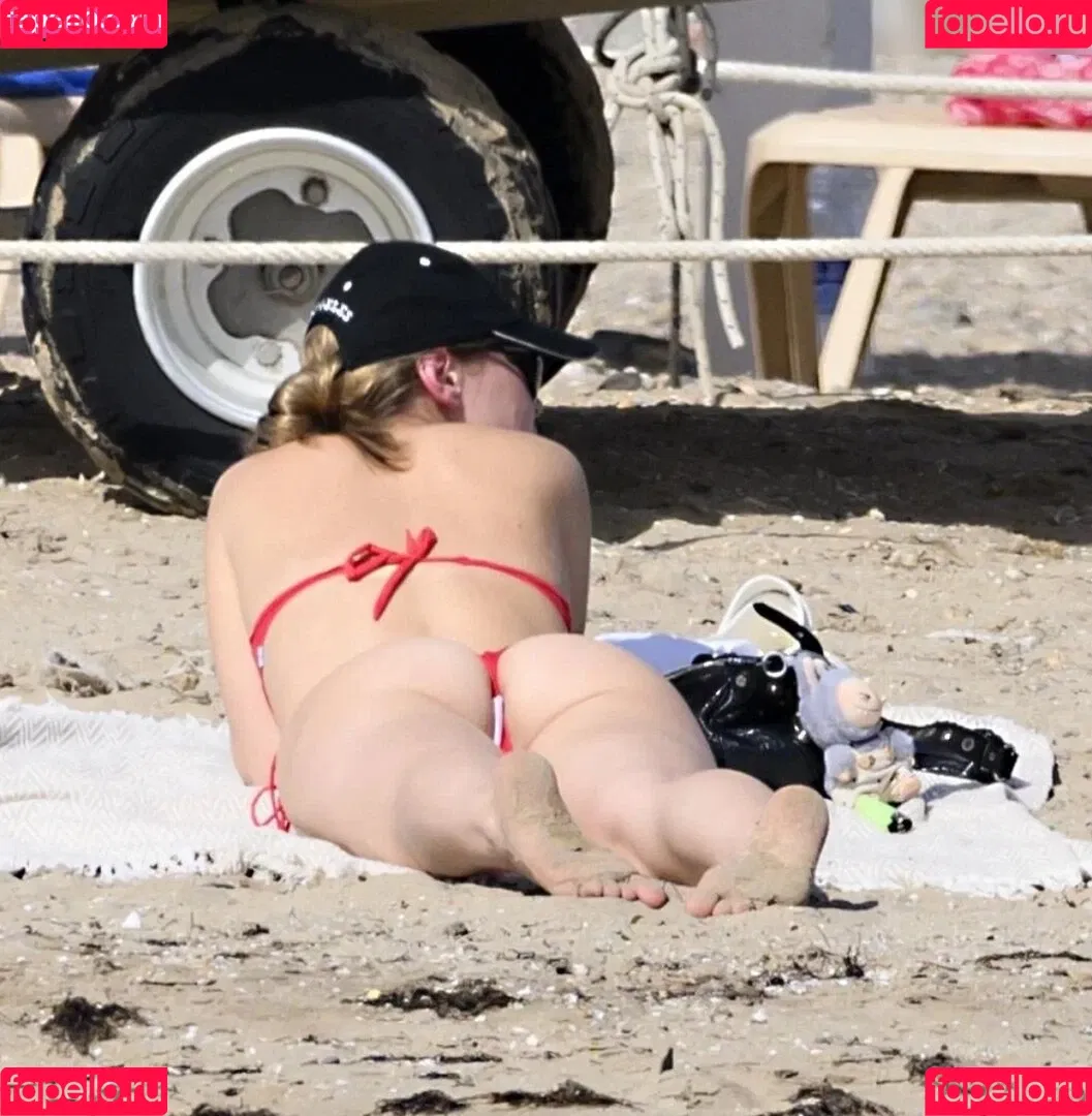 Madelyn Cline / madelyncline Onlyfans Photo Gallery 