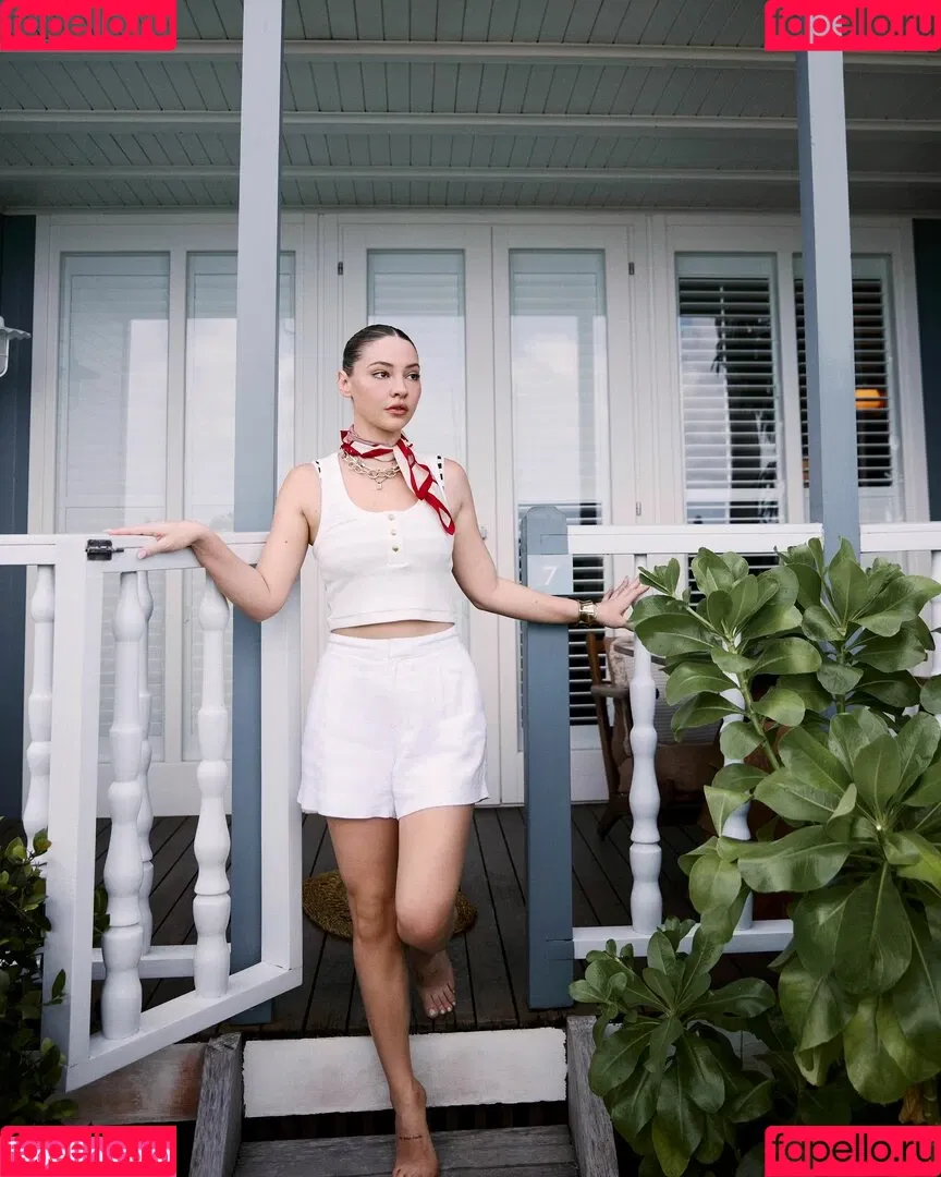 Madelyn Cline / madelyncline Onlyfans Photo Gallery 