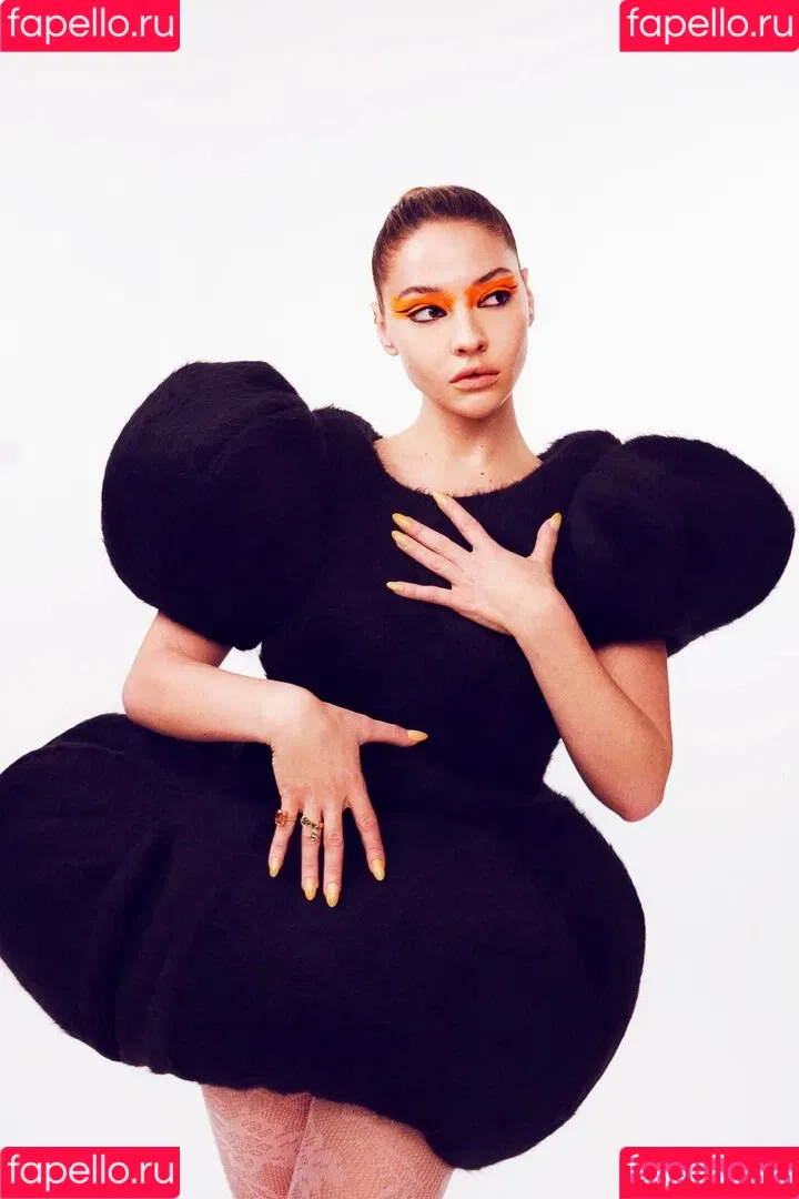 Madelyn Cline / madelyncline Onlyfans Photo Gallery 