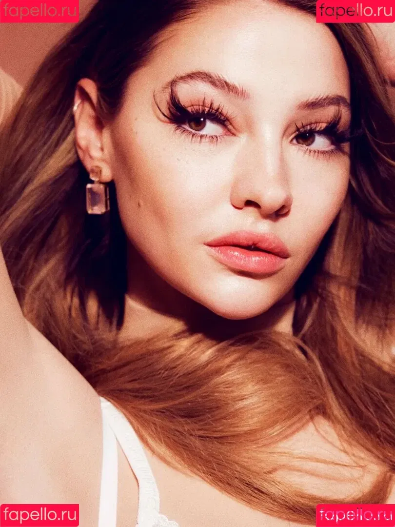 Madelyn Cline / madelyncline Onlyfans Photo Gallery 