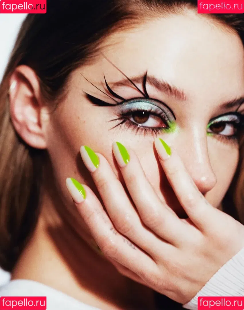 Madelyn Cline / madelyncline Onlyfans Photo Gallery 